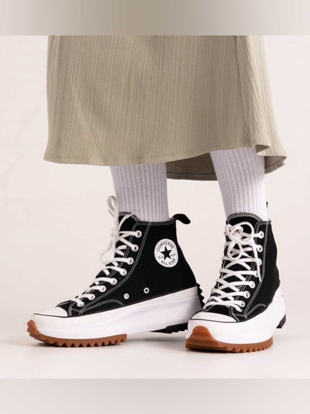 Converse Run Star Hike Platform Sneaker - Black / White / Gum size 5.5 36